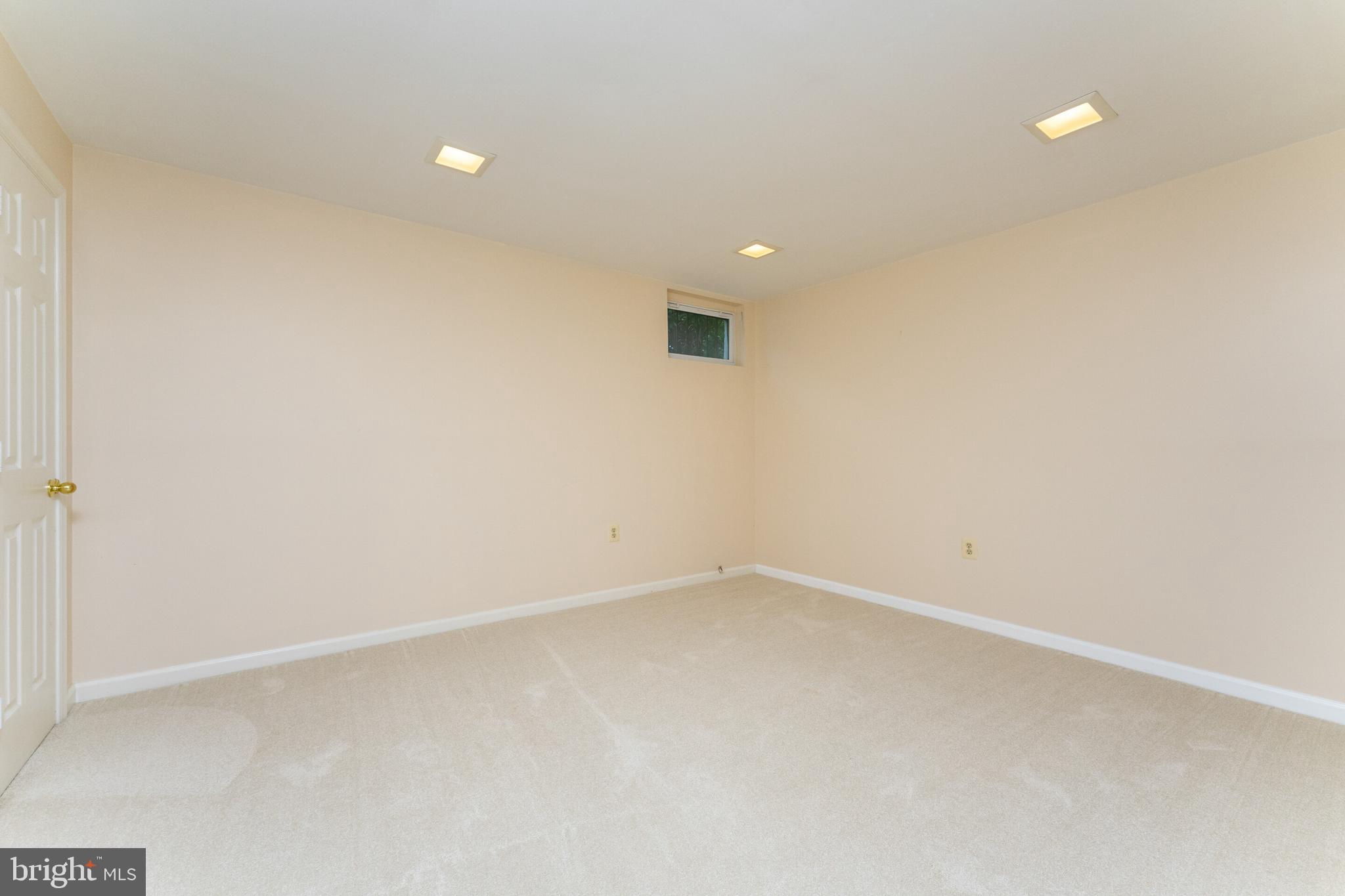 13824 Springstone Drive Clifton, VA 20124 - Photo 30 of 56 Bedroom 6/Office/Den