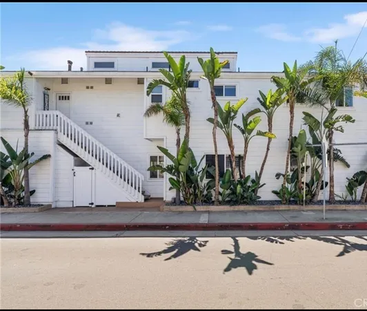 $4,700,000 | 410 Clubhouse Avenue, Newport Beach, CA 92663