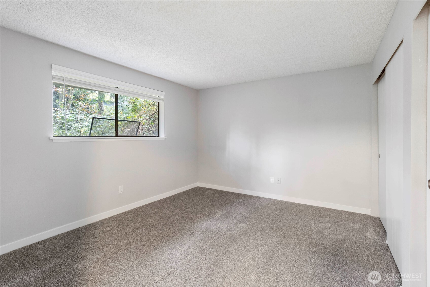 34007 1st Circle South Federal Way, WA 98003 - Photo 12 of 13 an empty room with windows