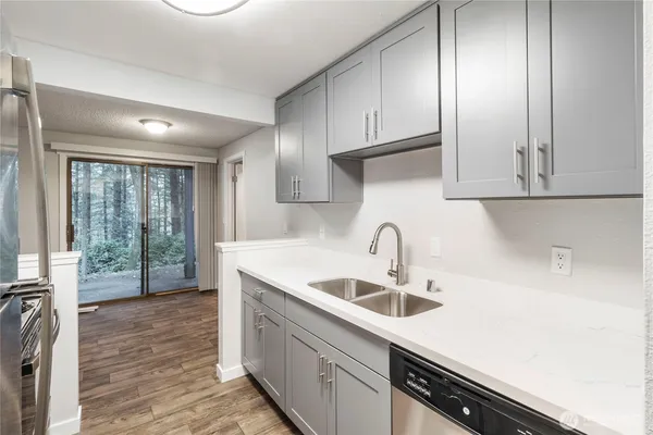 $1,345,000 | 34007 1st Circle South, Federal Way, WA 98003