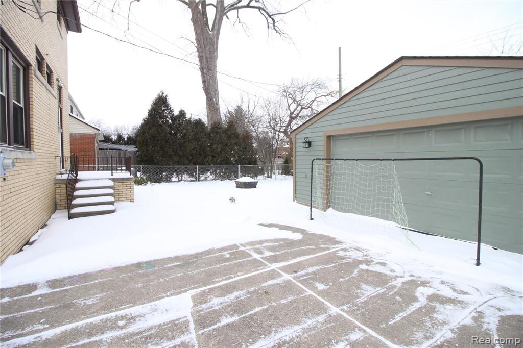 1376 Bedford Road Grosse Pointe Park, MI 48230 - Photo 47 of 49