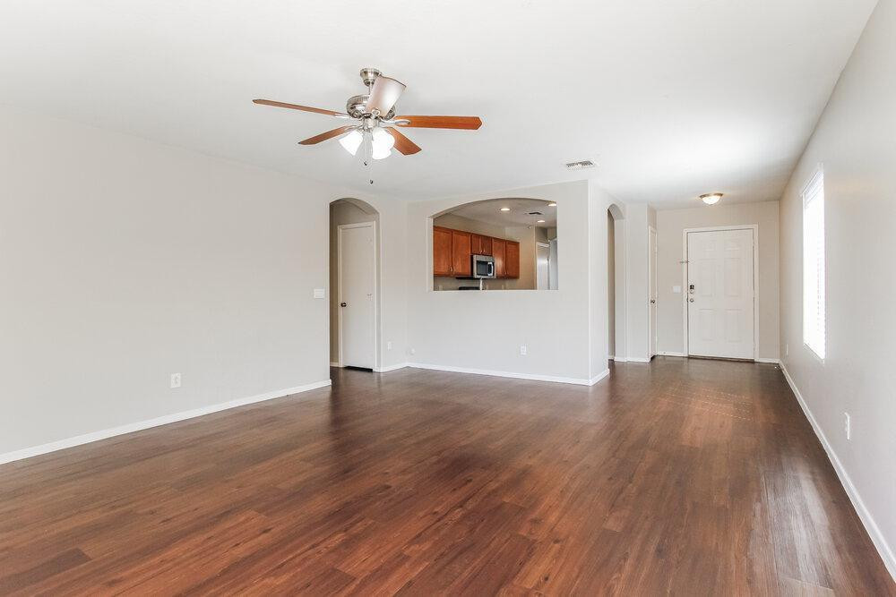 2415 West Maldonado Road Phoenix, AZ 85041 - Photo 4 of 16 Photo #4