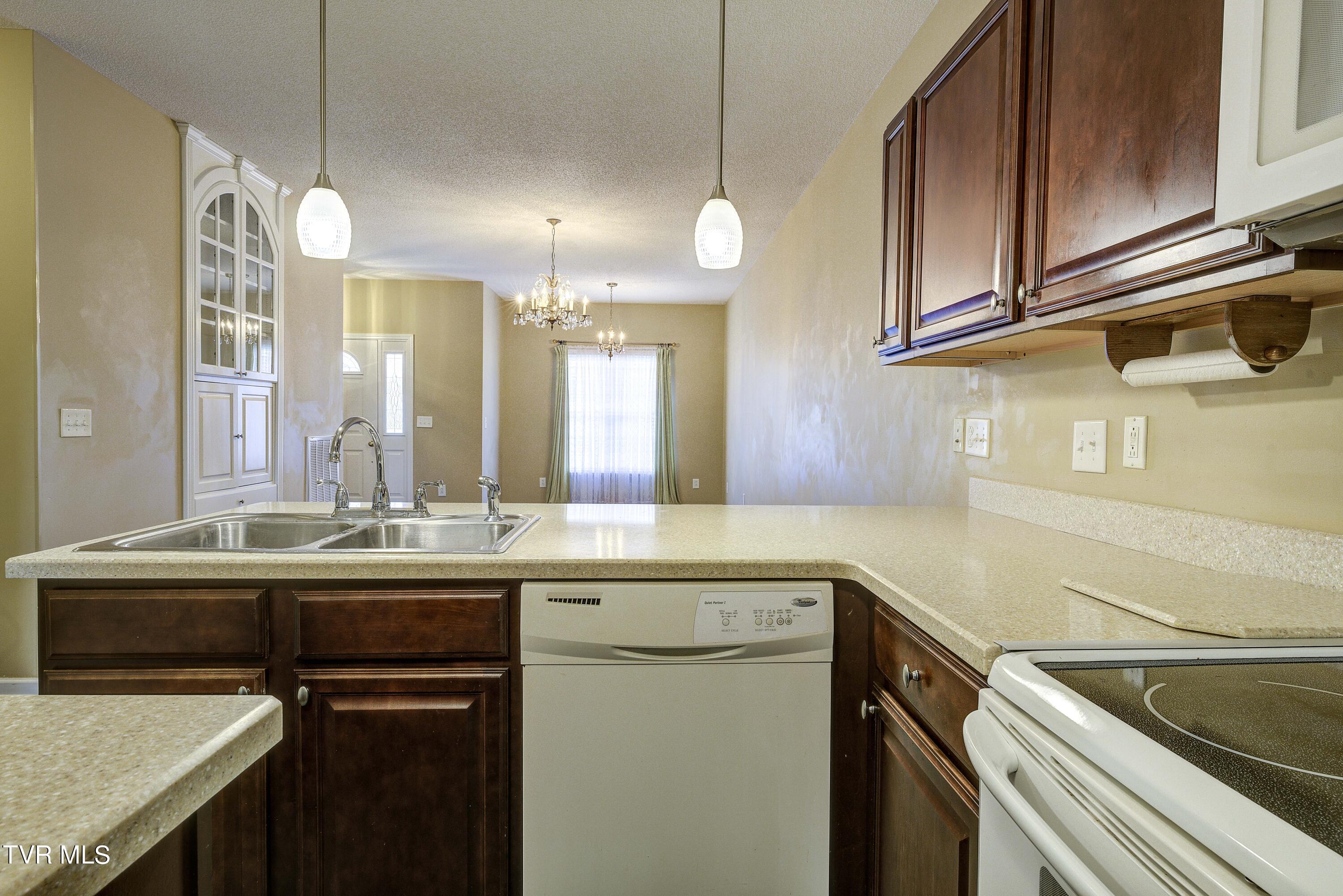 26 Cherokee Ridge Court, Unit 26 Johnson City, TN 37604 - Photo 14 of 40 CherokeeRidge-11