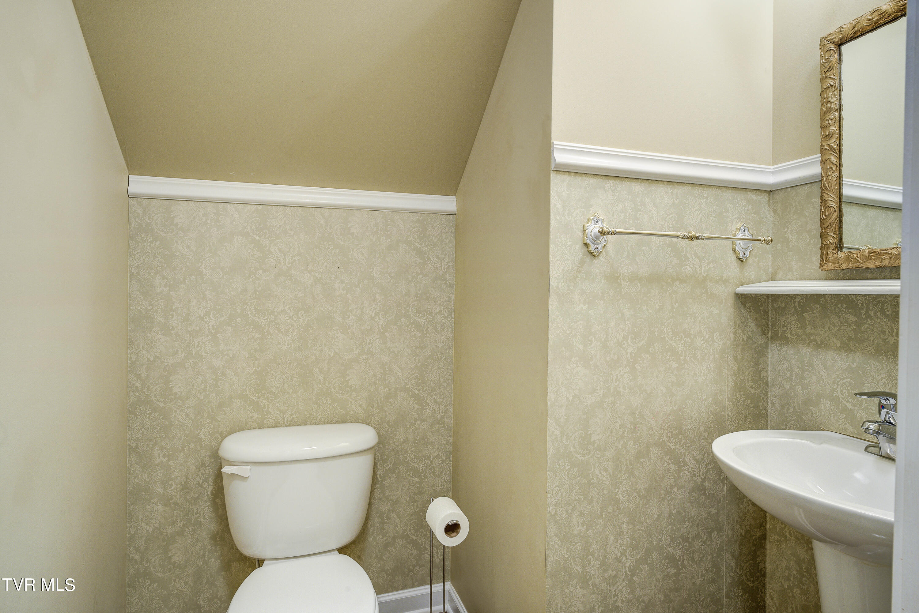 26 Cherokee Ridge Court, Unit 26 Johnson City, TN 37604 - Photo 16 of 40 CherokeeRidge-13