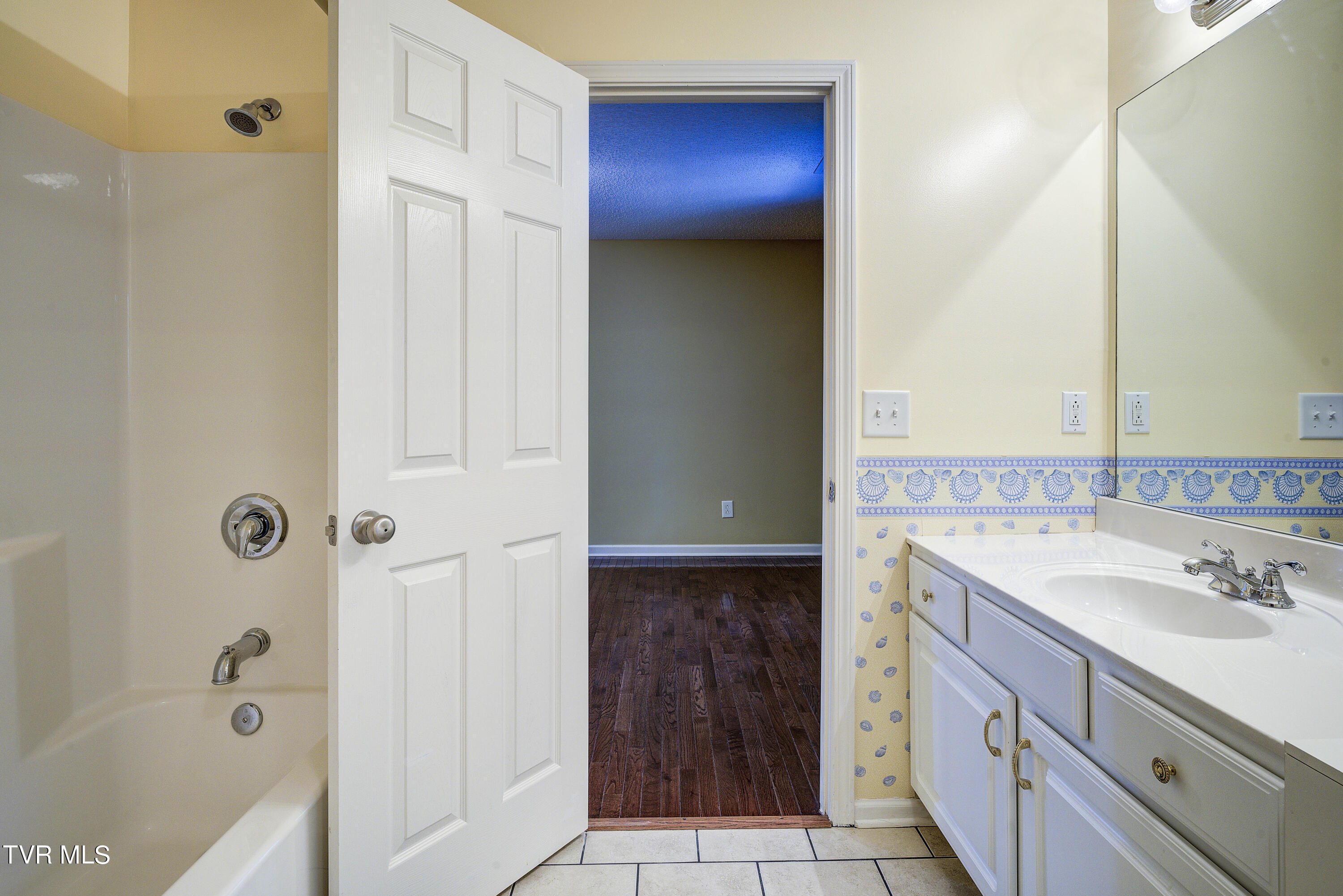 26 Cherokee Ridge Court, Unit 26 Johnson City, TN 37604 - Photo 29 of 40 CherokeeRidge-26