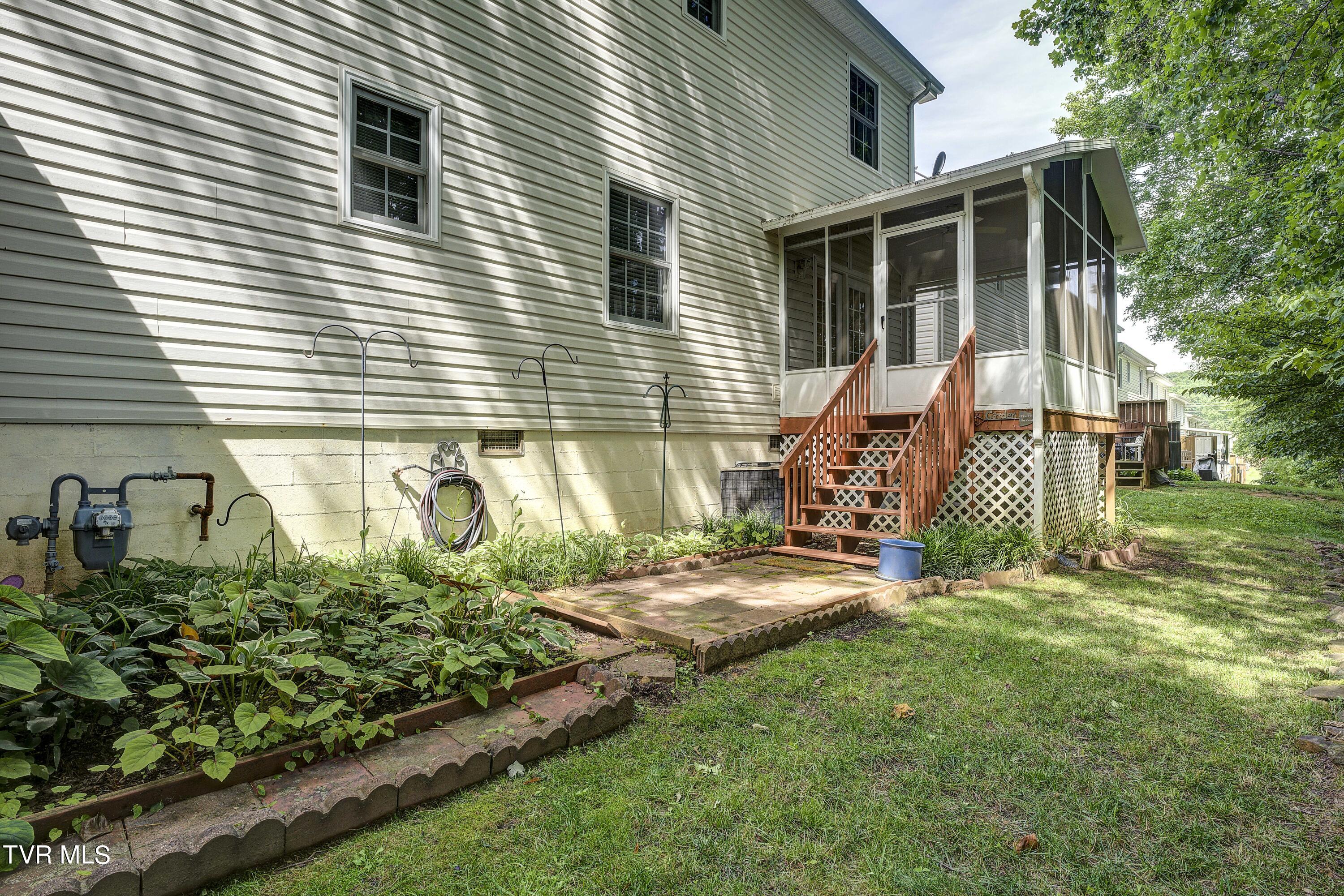 26 Cherokee Ridge Court, Unit 26 Johnson City, TN 37604 - Photo 36 of 40 CherokeeRidge-33