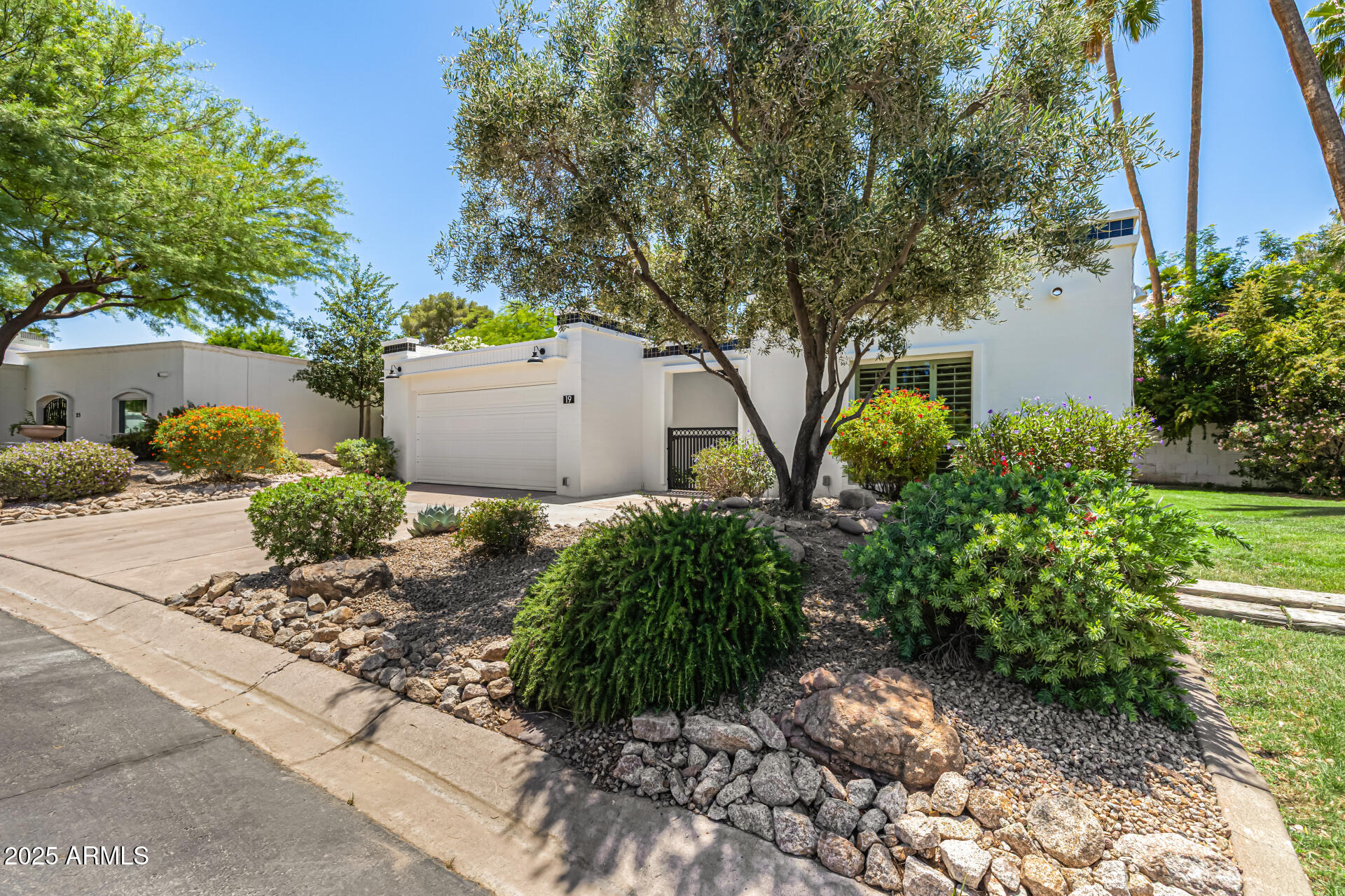 19 East Boca Raton Road Phoenix, AZ 85022 - Photo 4 of 54 03-Boca Raton