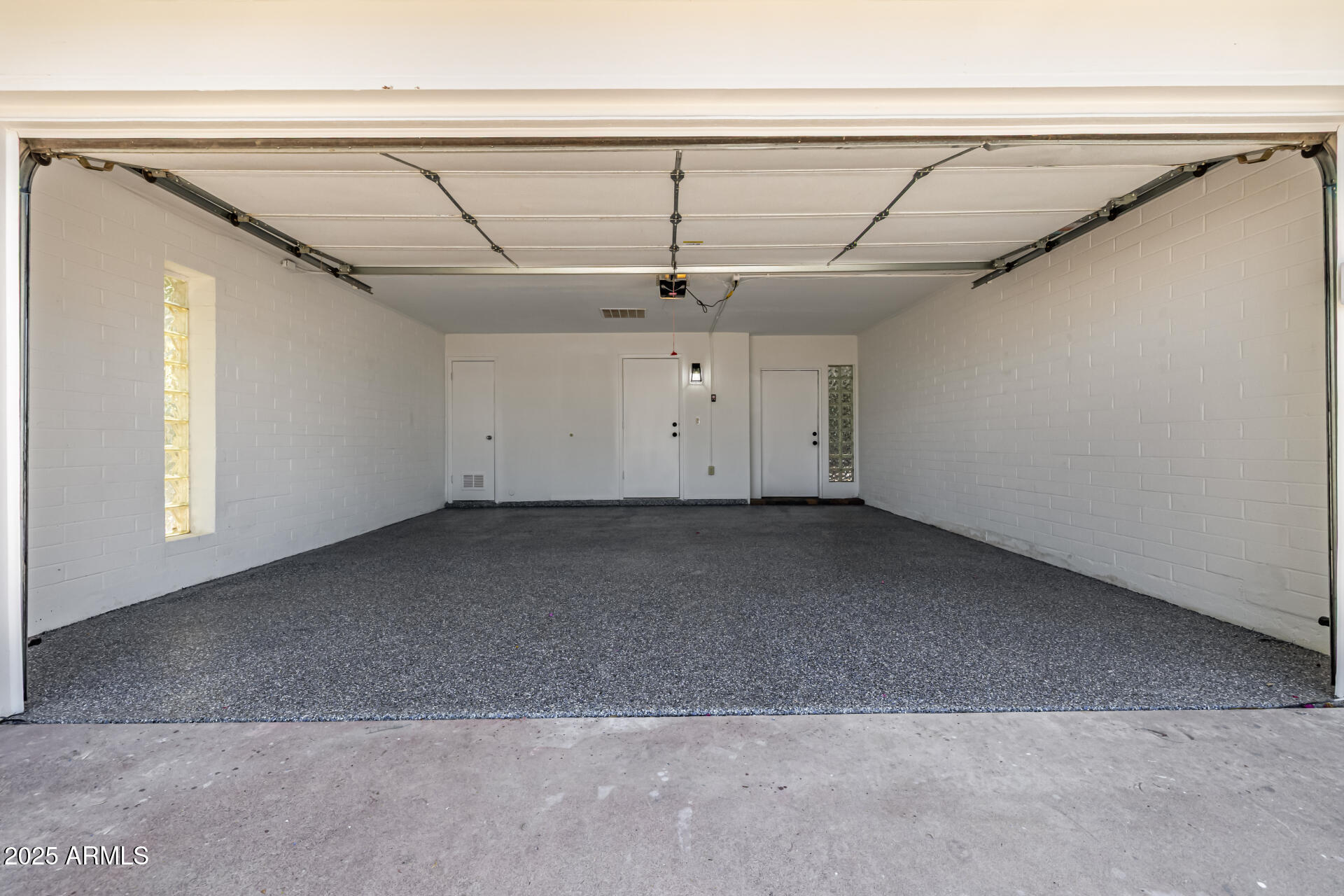 19 East Boca Raton Road Phoenix, AZ 85022 - Photo 54 of 54 a view of a garage