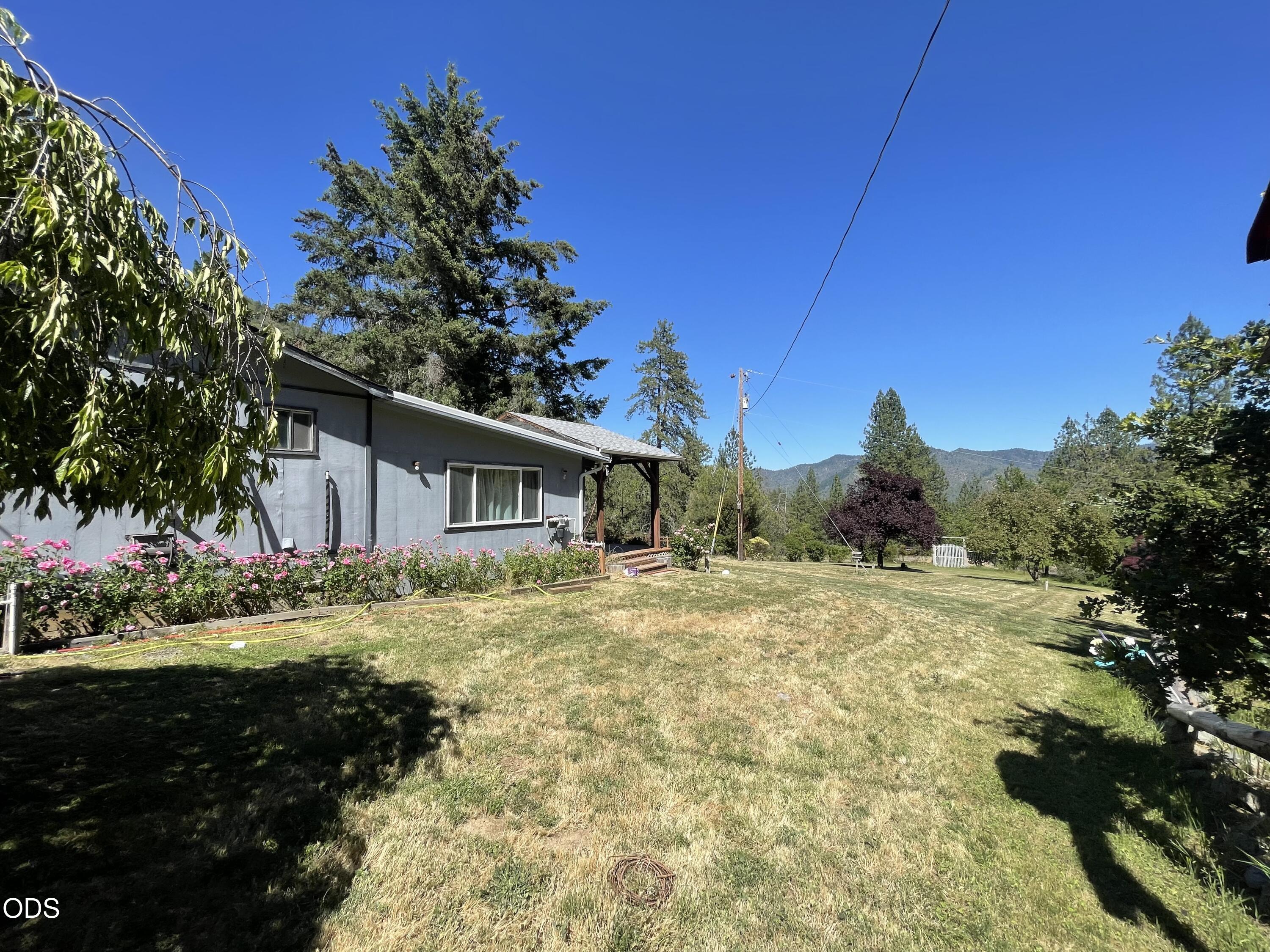 2640 Birdseye Creek Road Gold Hill, OR 97525 - Photo 4 of 49