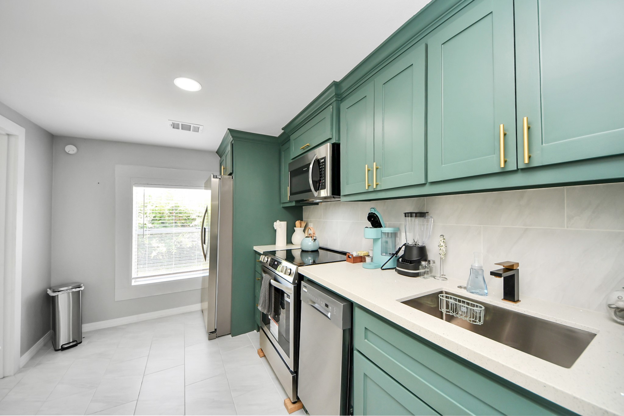 28222 Margerstadt Road Waller, TX 77484 - Photo 25 of 50 Spacious kitchen offers plenty of storage for daily living.