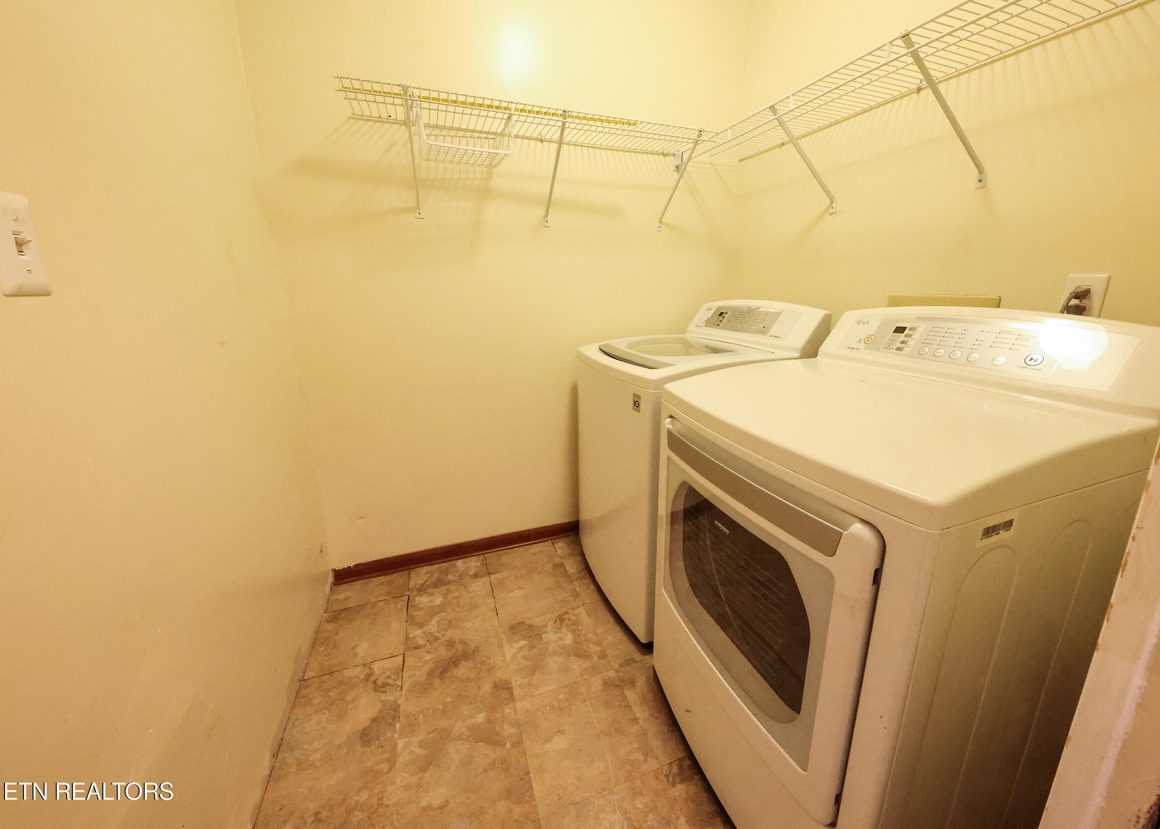 162 High Point Lane Oak Ridge, TN 37830 - Photo 14 of 33 hp179A6197 copy