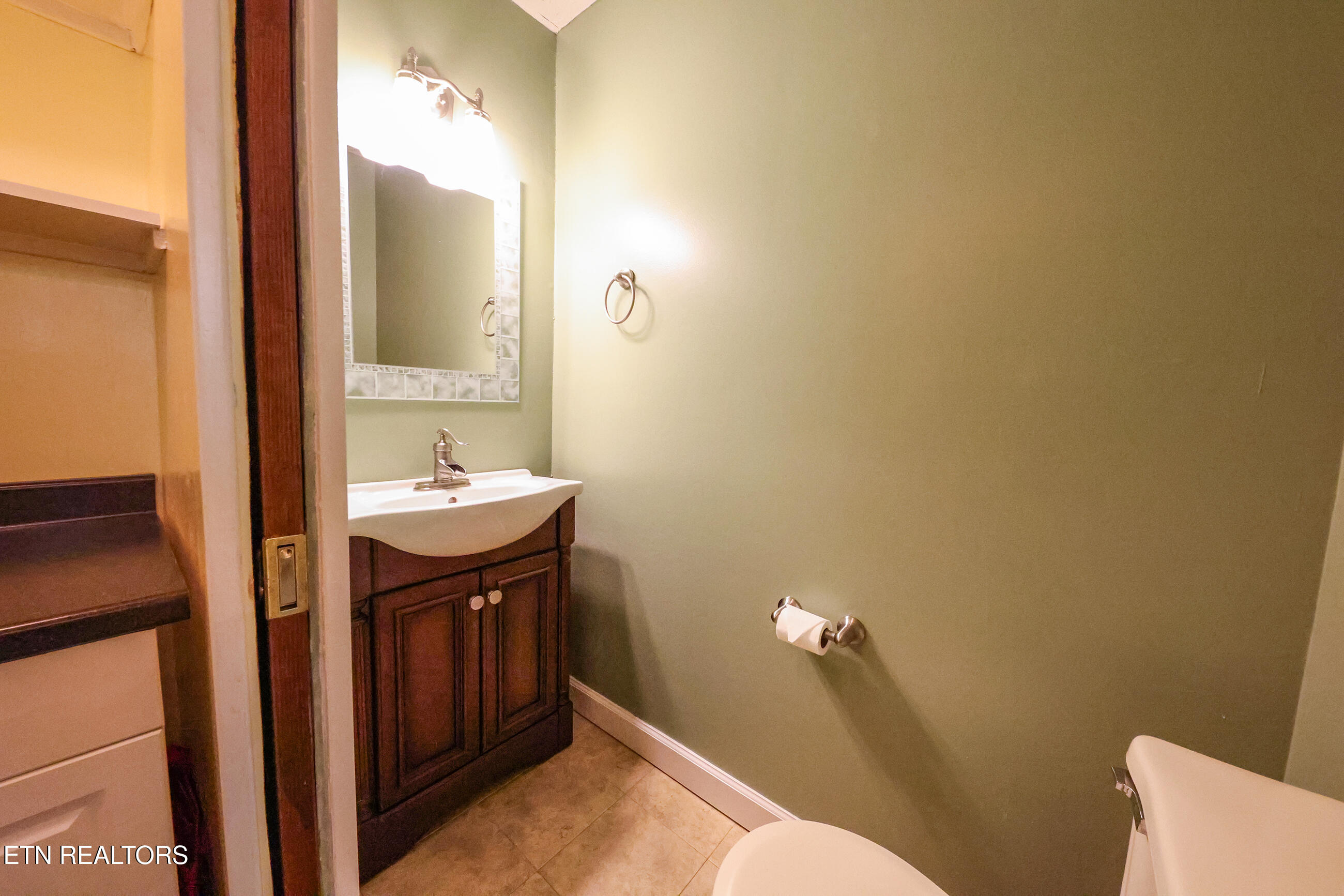 162 High Point Lane Oak Ridge, TN 37830 - Photo 15 of 33 hp179A6224 copy