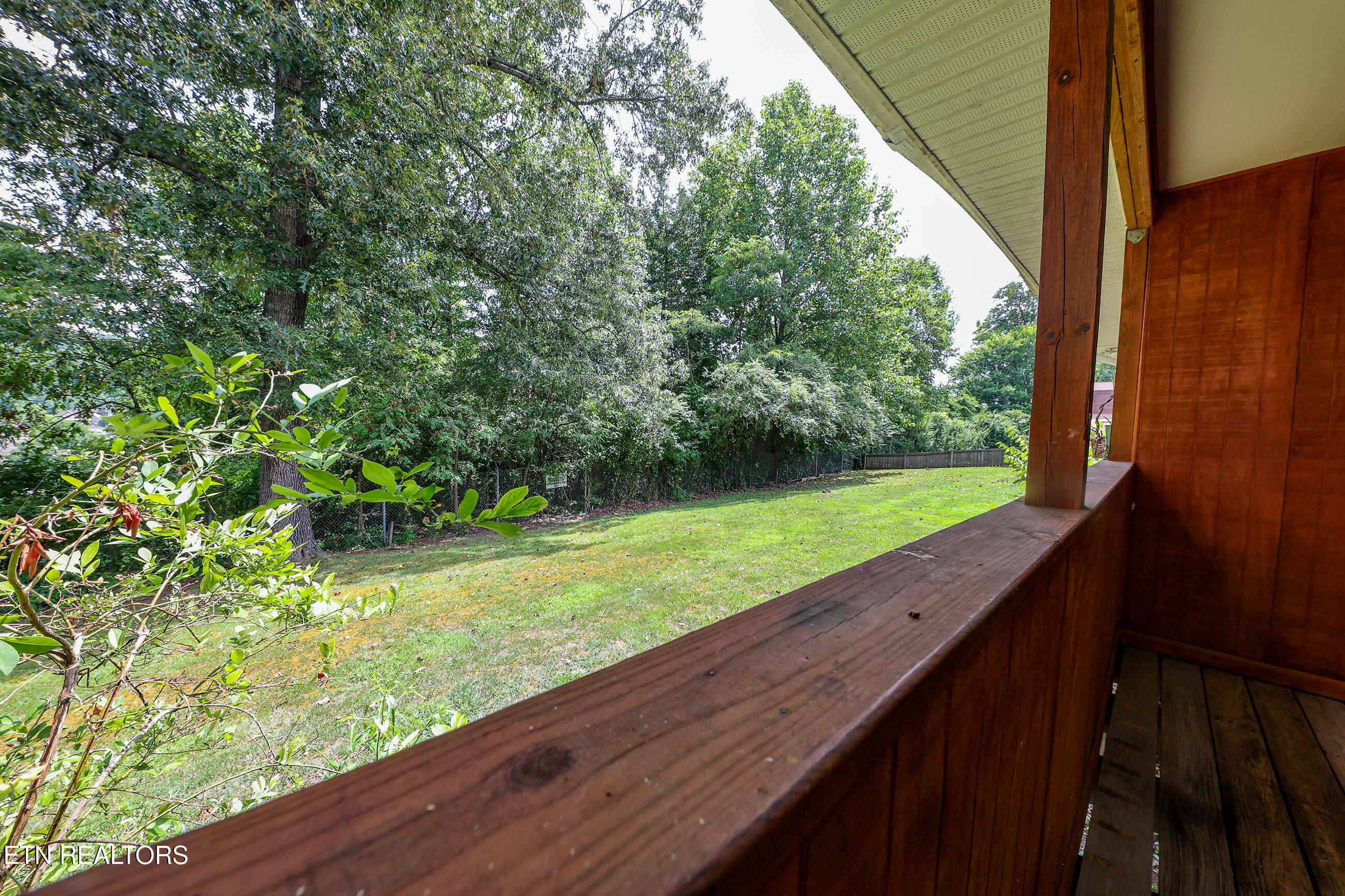 162 High Point Lane Oak Ridge, TN 37830 - Photo 17 of 33 hp179A6413 copy