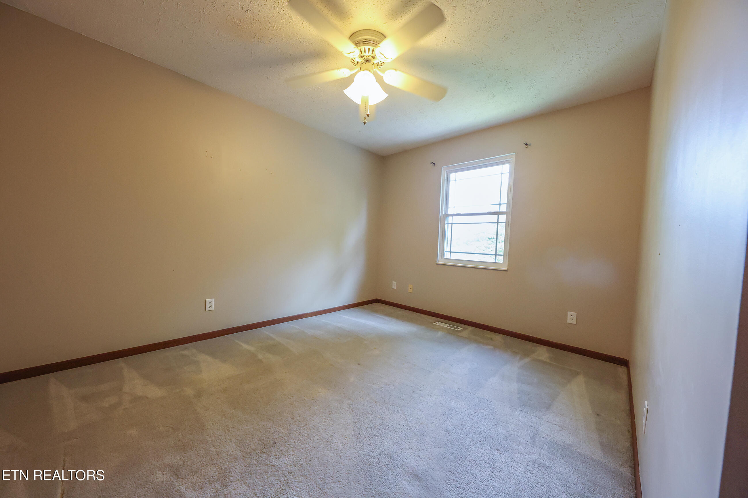 162 High Point Lane Oak Ridge, TN 37830 - Photo 22 of 33 hp179A6623 copy