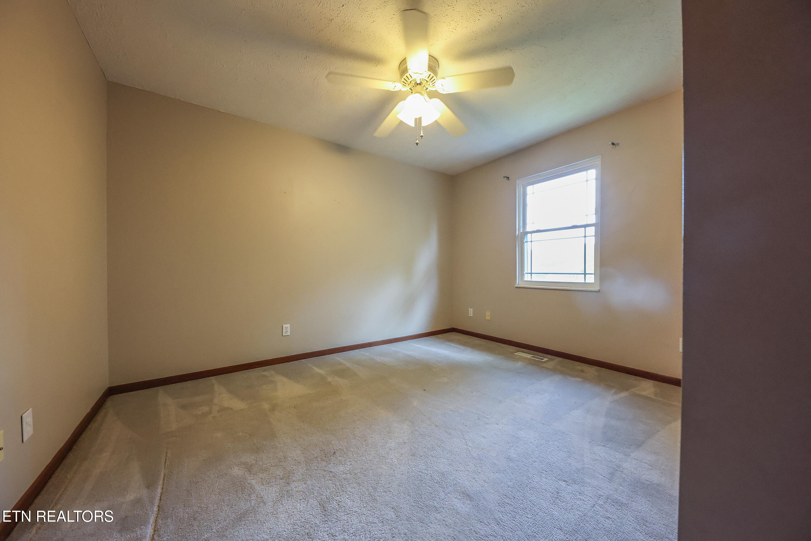 162 High Point Lane Oak Ridge, TN 37830 - Photo 23 of 33 hp179A6650 copy