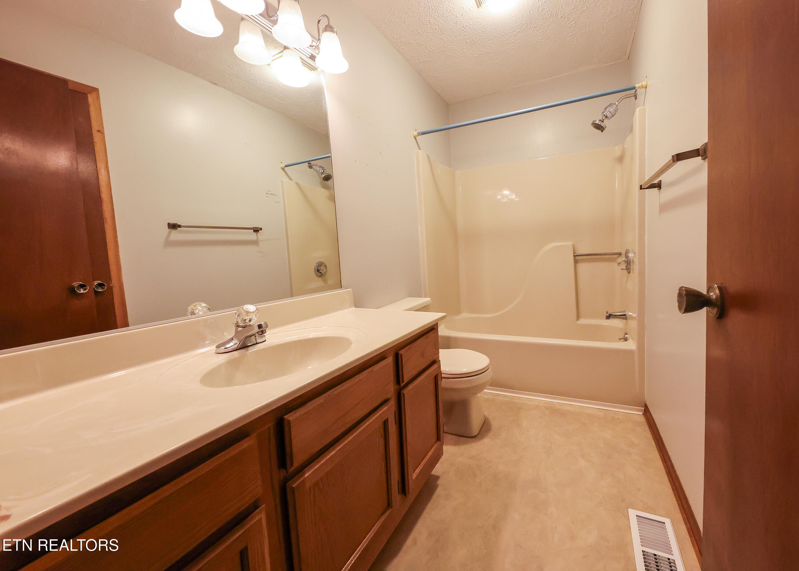 162 High Point Lane Oak Ridge, TN 37830 - Photo 28 of 33 hp179A6751 copy