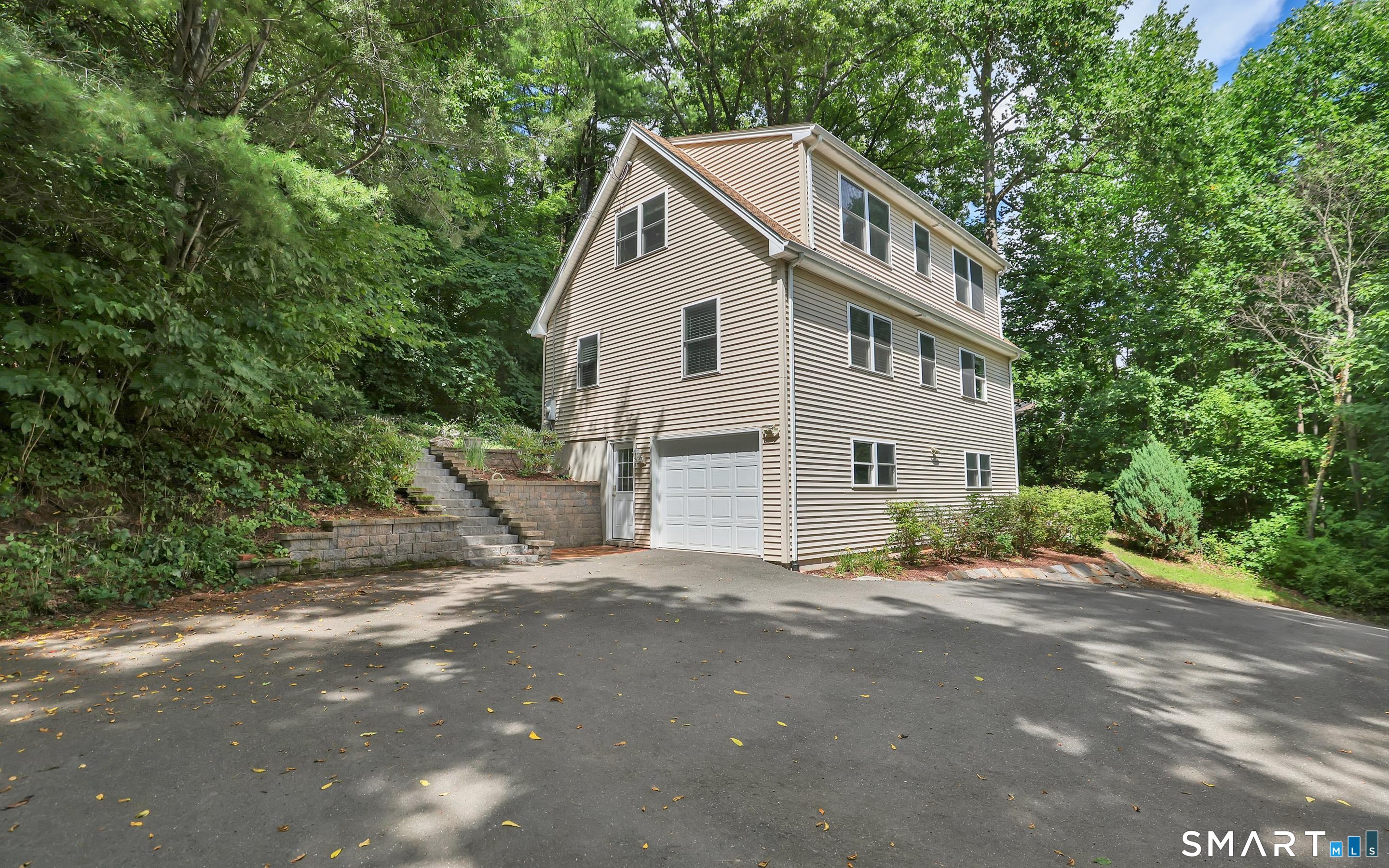 25 Gale Road Bloomfield, CT 06002 - Photo 4 of 36 Gallery Image 4
