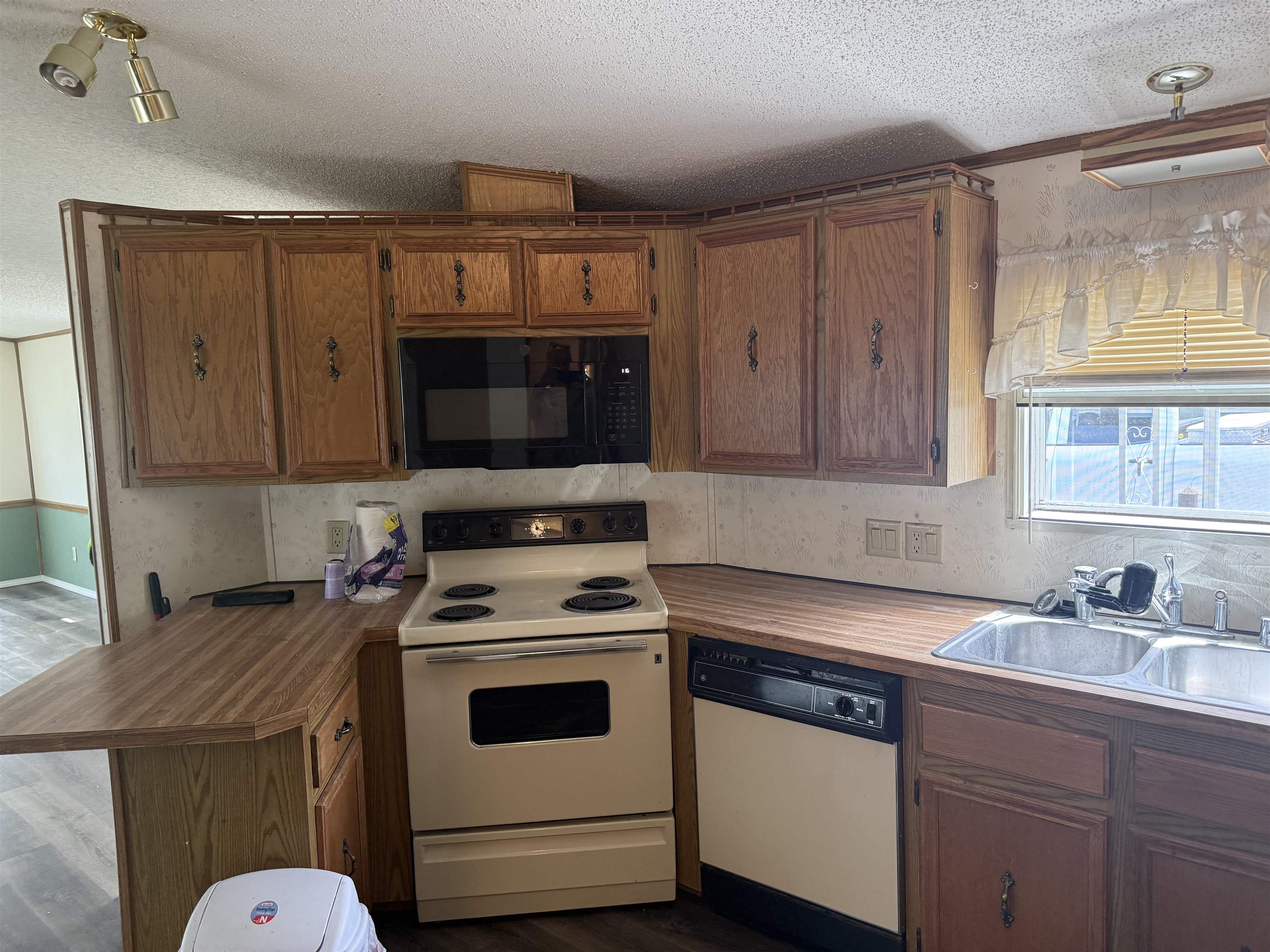 N5935 Derby Lane Cecil, WI 54111 - Photo 16 of 21
