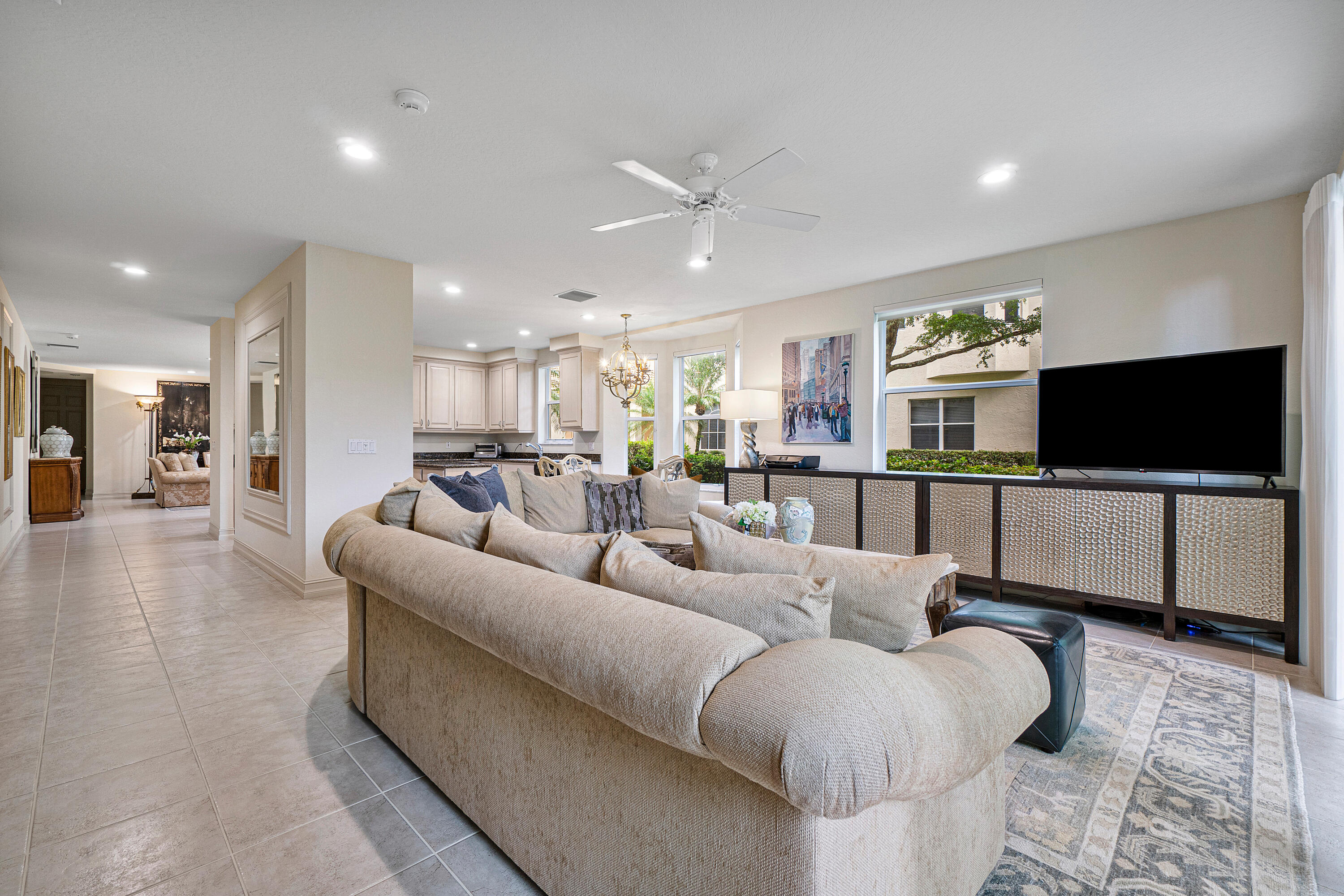 6184 Island Bend, Unit A Boca Raton, FL 33496 - Photo 13 of 31 Family Room
