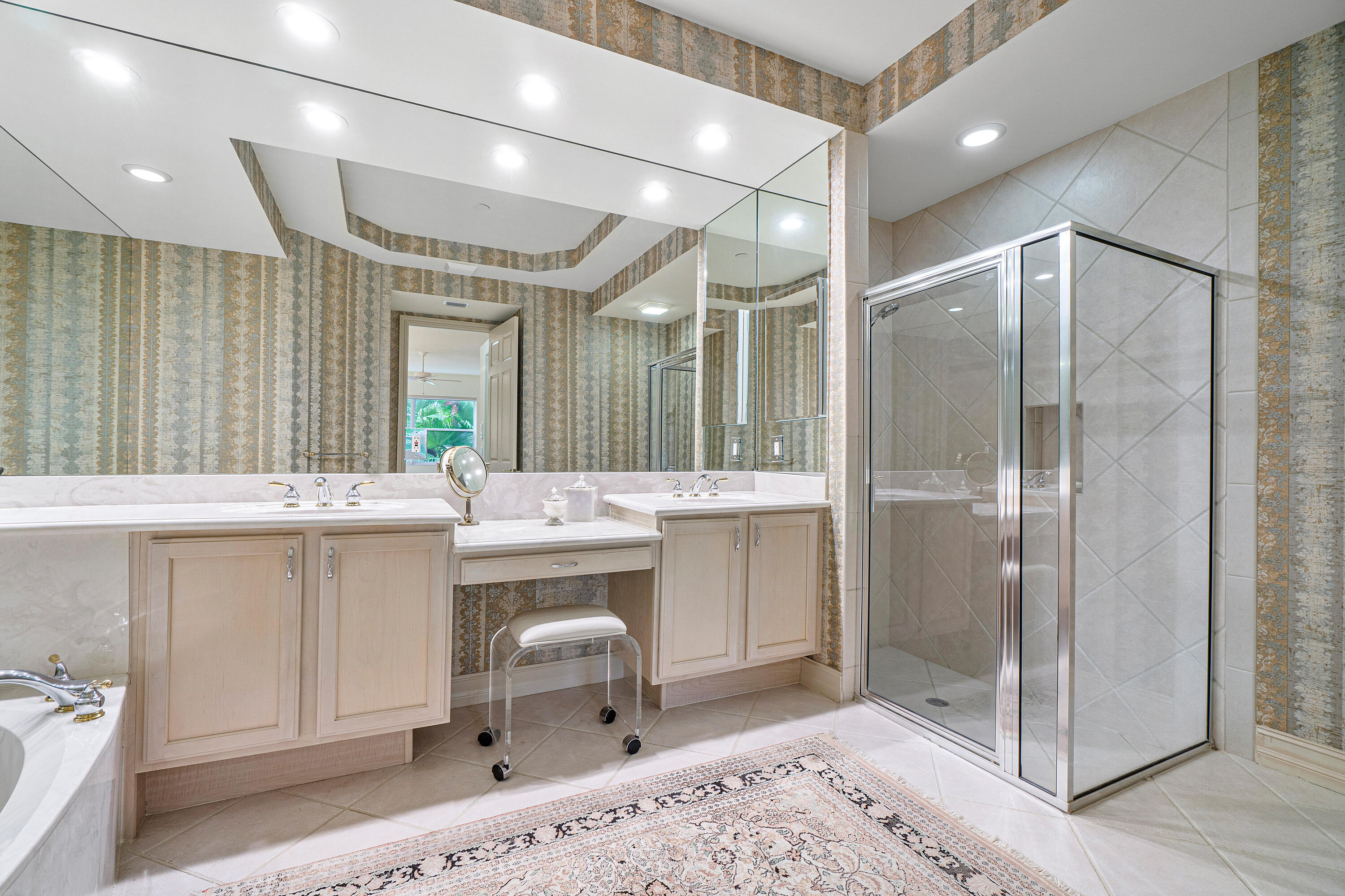 6184 Island Bend, Unit A Boca Raton, FL 33496 - Photo 18 of 31 Primary Bathroom