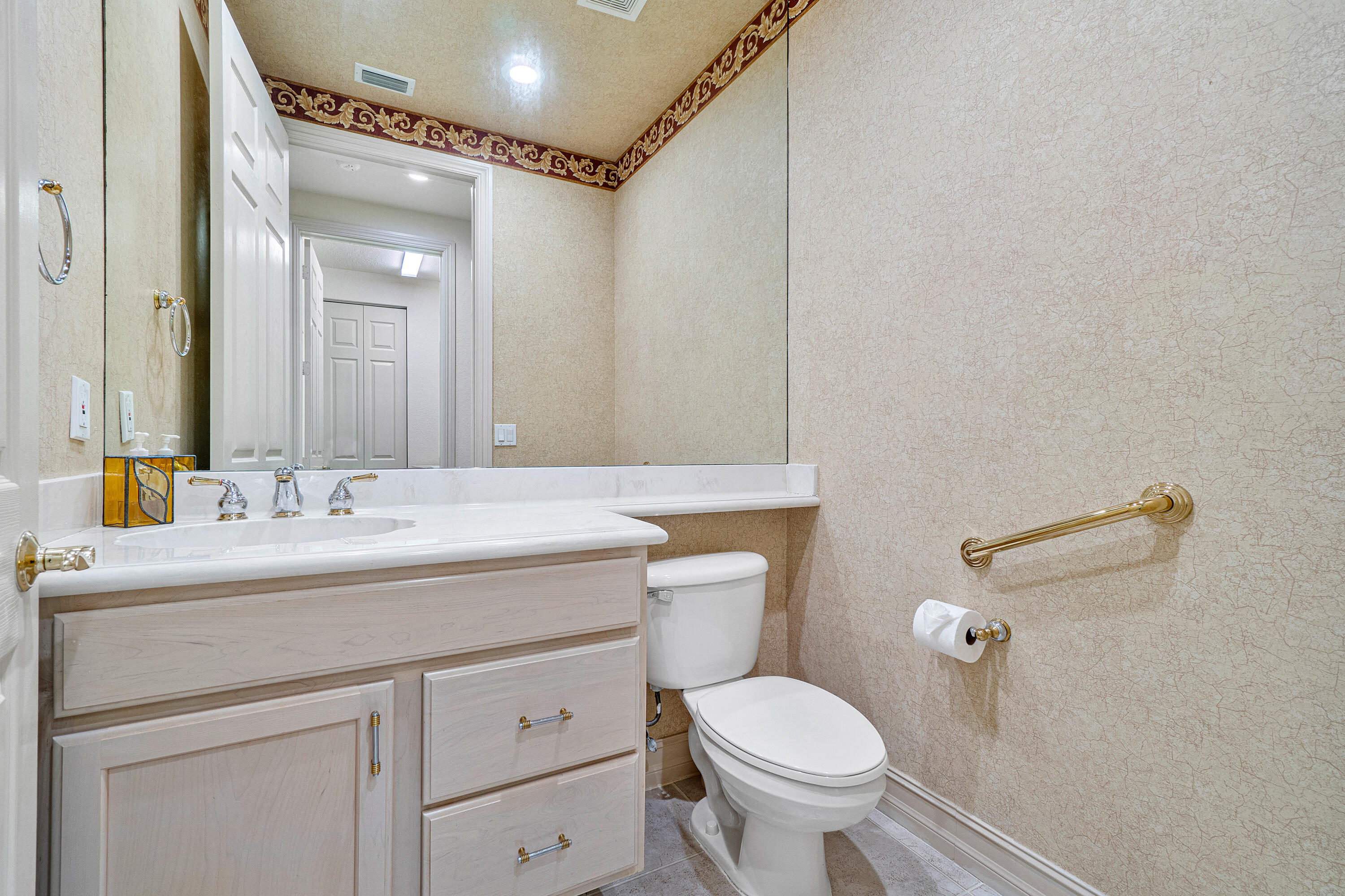 6184 Island Bend, Unit A Boca Raton, FL 33496 - Photo 21 of 31 Half Bath