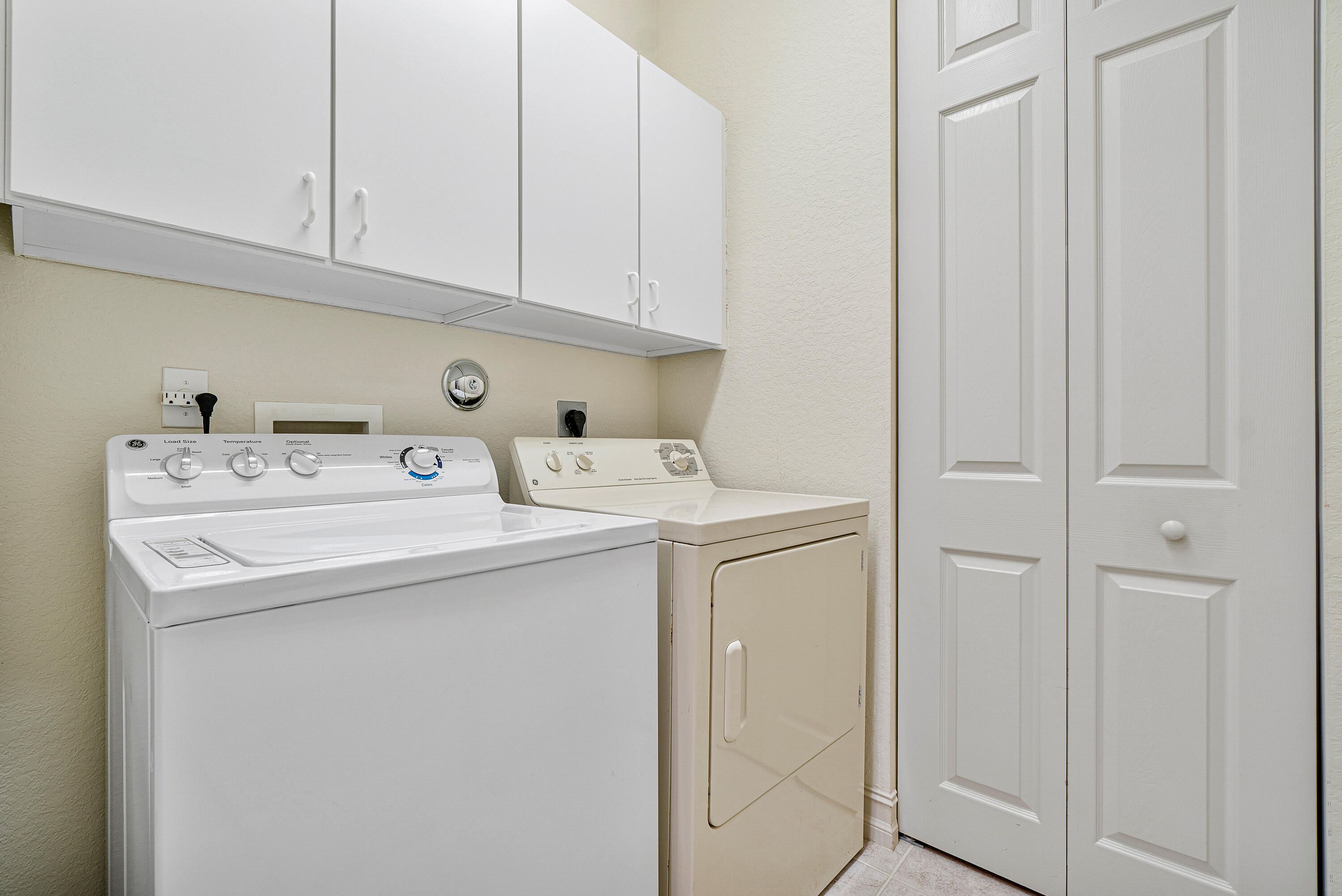 6184 Island Bend, Unit A Boca Raton, FL 33496 - Photo 22 of 31 Laundry