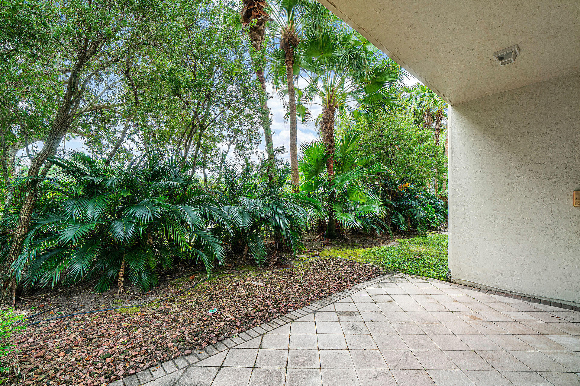 6184 Island Bend, Unit A Boca Raton, FL 33496 - Photo 23 of 31 Patio
