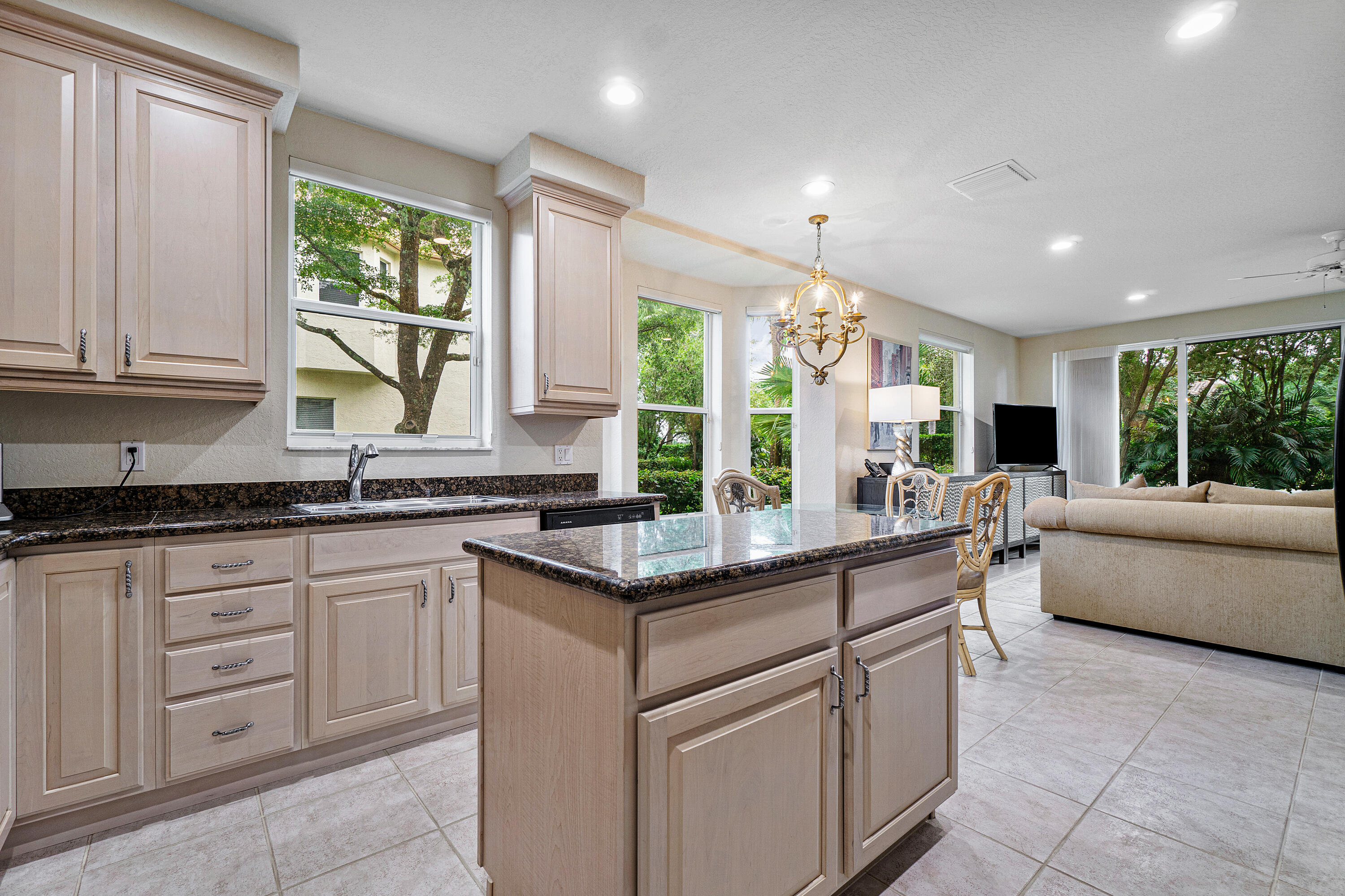6184 Island Bend, Unit A Boca Raton, FL 33496 - Photo 8 of 31 Kitchen