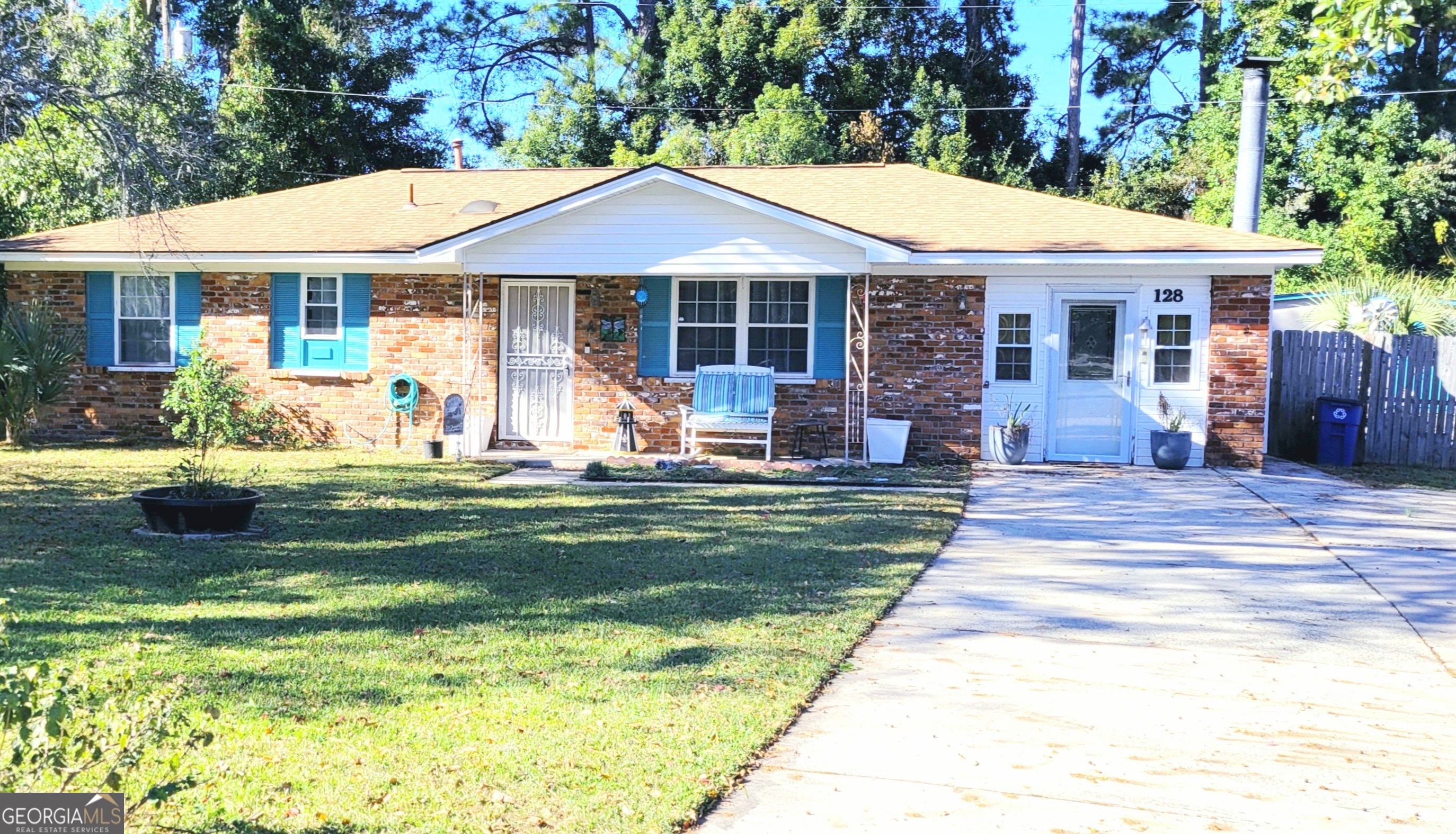 128 Wassaw Road Savannah, GA 31410 - Photo 2 of 22