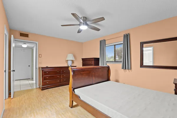 $212,000 | 5280 Las Verdes Circle, Unit 219, Delray Beach, FL 33484