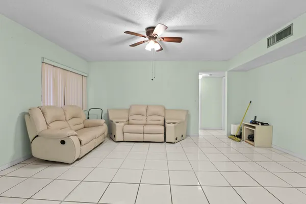 $212,000 | 5280 Las Verdes Circle, Unit 219, Delray Beach, FL 33484