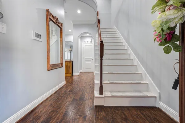 $2,800 | 28 Versante Court, Houston, TX 77070