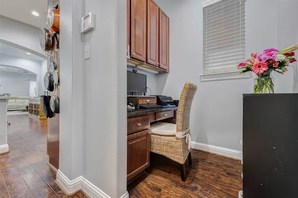 $2,800 | 28 Versante Court, Houston, TX 77070