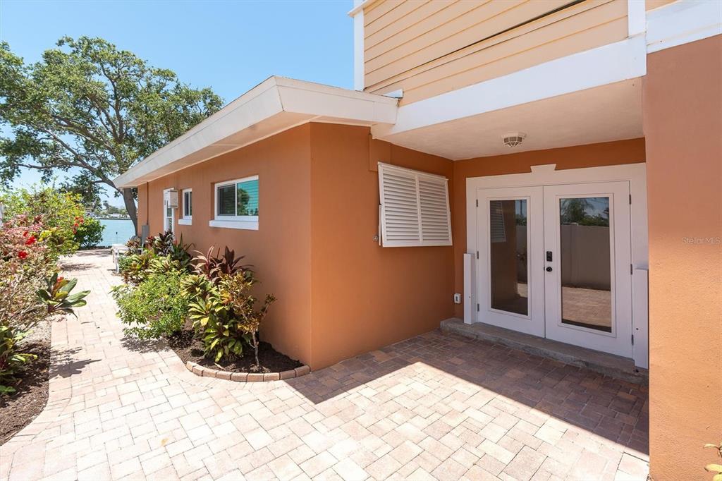 16102 4th Street East Redington Beach, FL 33708 - Photo 5 of 60