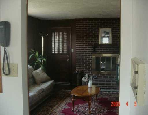 1972 Red Coach Road Allison Park, PA 15101 - Photo 5 of 8 Den/Family/Great Room.