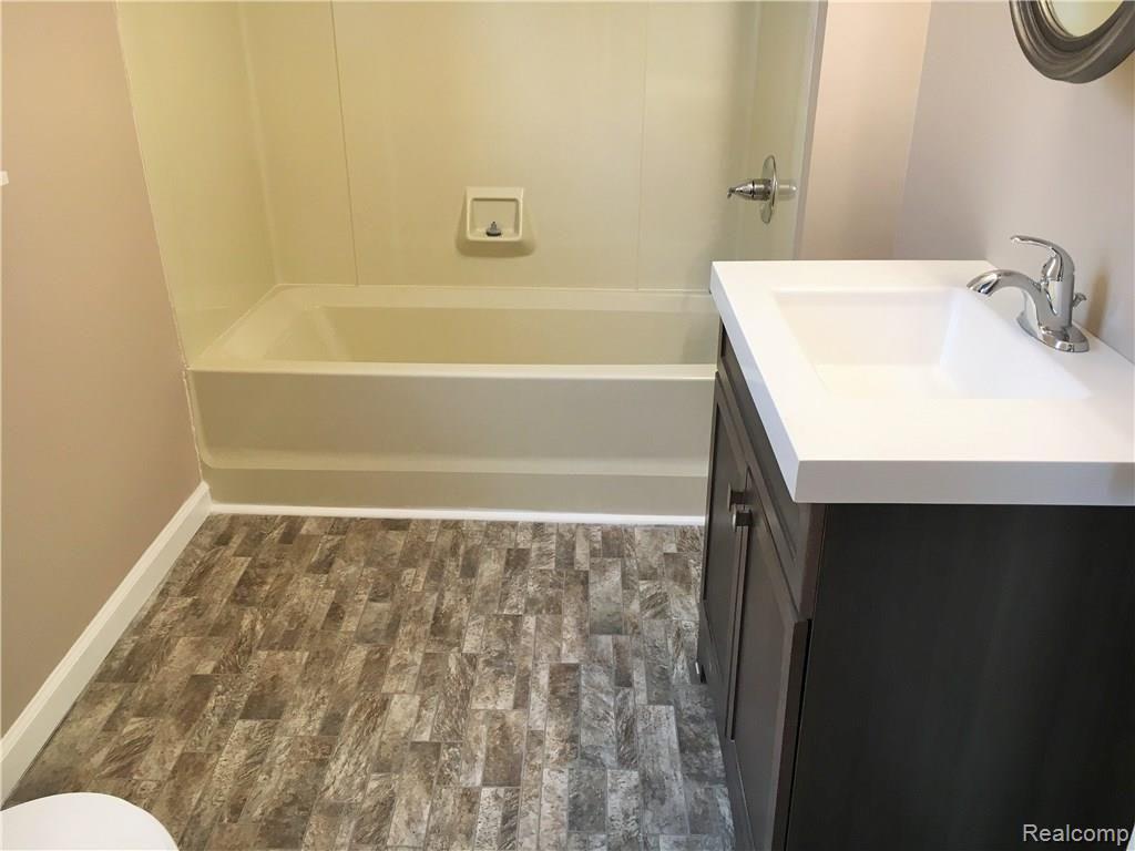 18051 Ruth Street Melvindale, MI 48122 - Photo 8 of 14 R 5.JPG