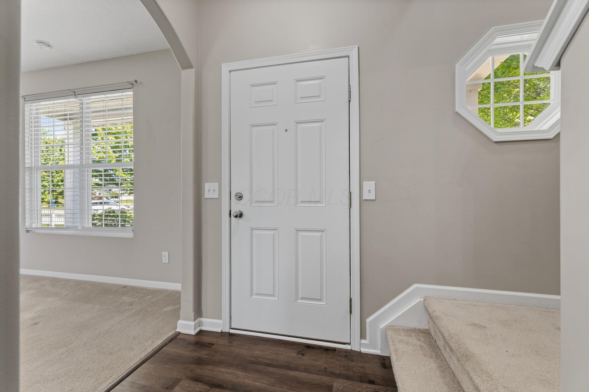 5633 Renner Road Columbus, OH 43228 - Photo 16 of 39 Entry