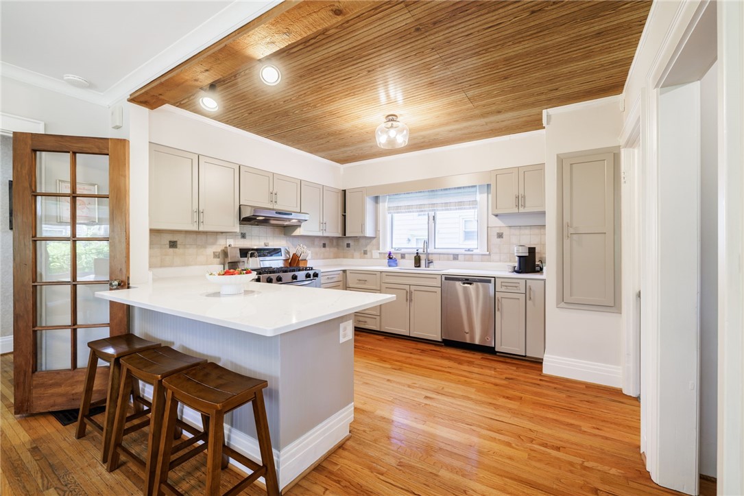 243 Rockingham Street Rochester, NY 14620 - Photo 9 of 50