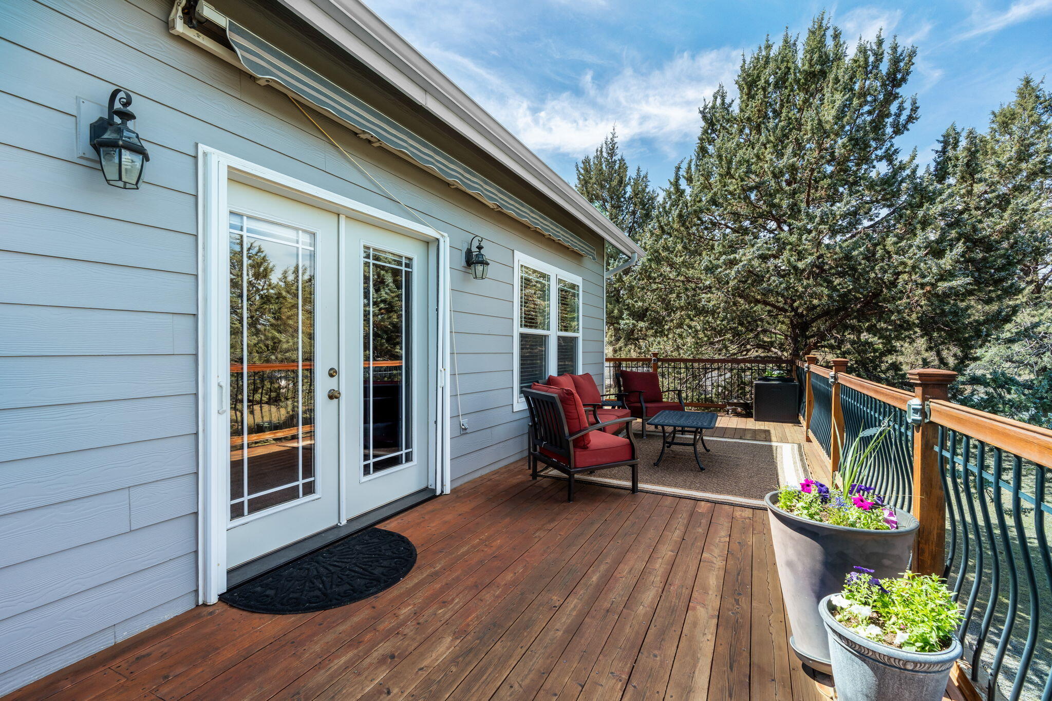 505 Southeast Rancho Lane Madras, OR 97741 - Photo 18 of 72 Back deck