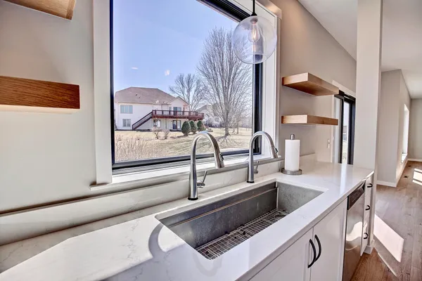 $650,000 | 1595 Spinaker Drive, Woodbury, MN 55125