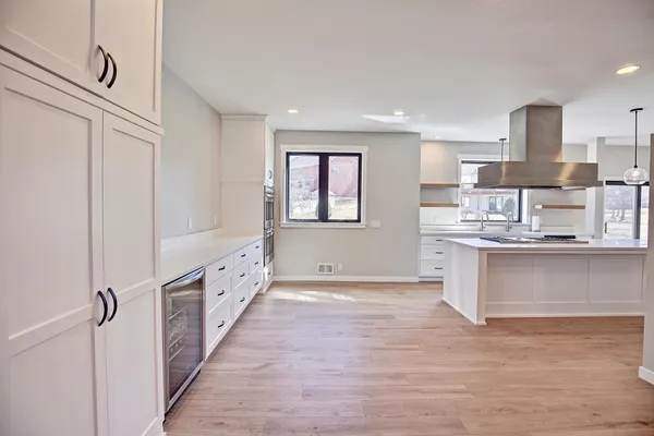 $650,000 | 1595 Spinaker Drive, Woodbury, MN 55125