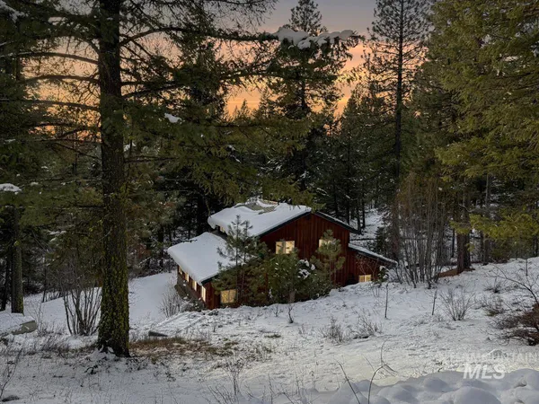 $1,700,000 | 4 Chino Spur, Cascade, ID 83611