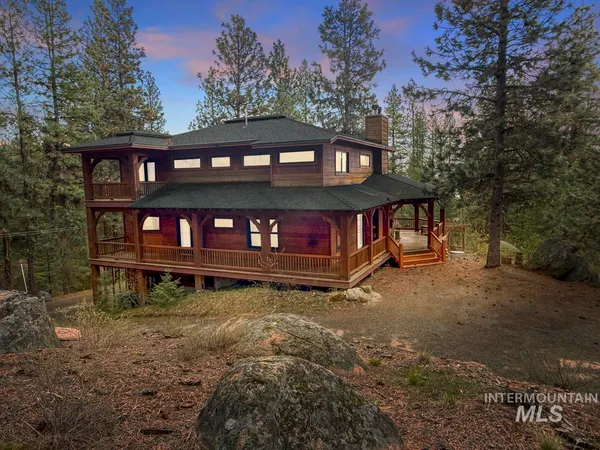 $1,700,000 | 4 Chino Spur, Cascade, ID 83611