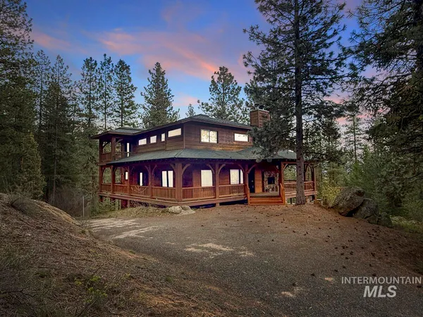 $1,700,000 | 4 Chino Spur, Cascade, ID 83611