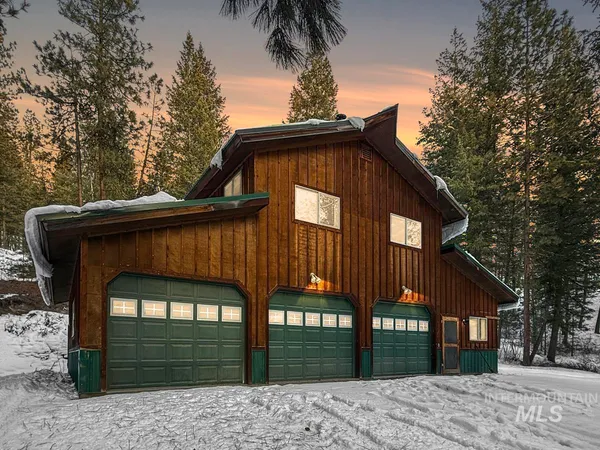 $1,700,000 | 4 Chino Spur, Cascade, ID 83611