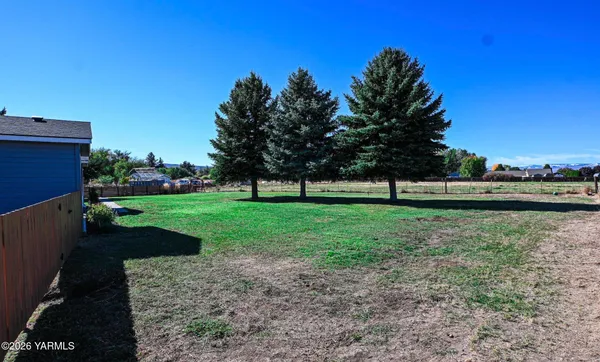 $535,000 | 9621 Meadowbrook Road, Yakima, WA 98903