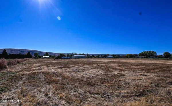$535,000 | 9621 Meadowbrook Road, Yakima, WA 98903