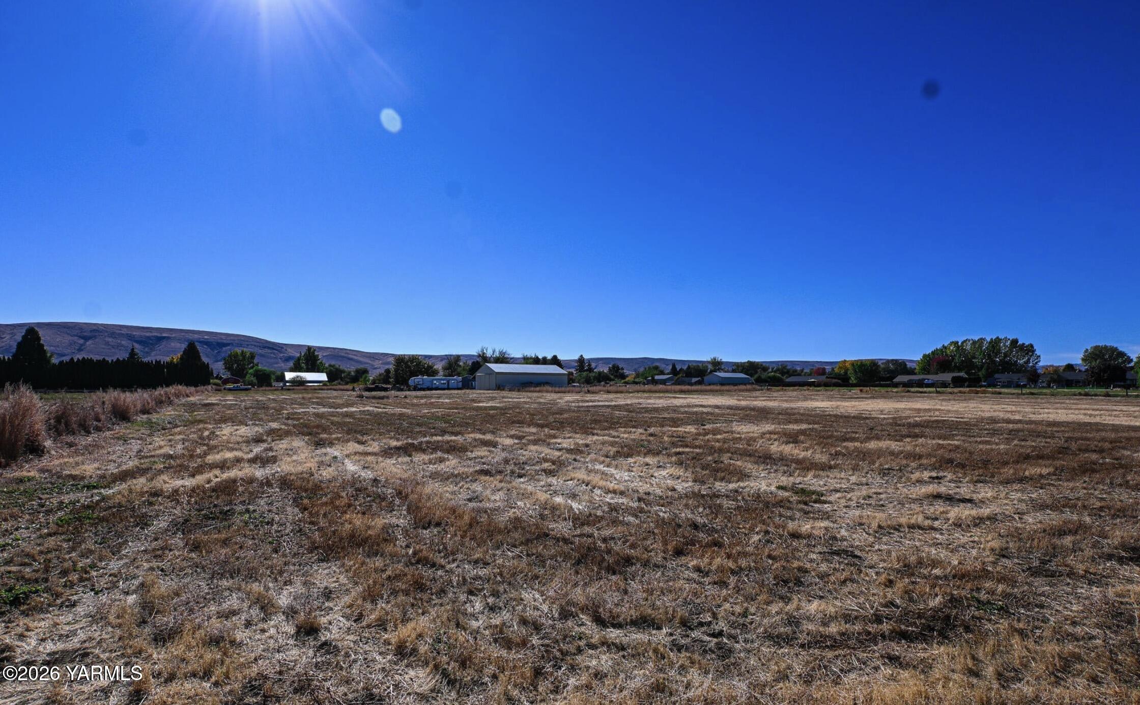 9621 Meadowbrook Road Yakima, WA 98903 - Photo 19 of 26 a view of an ocean beach