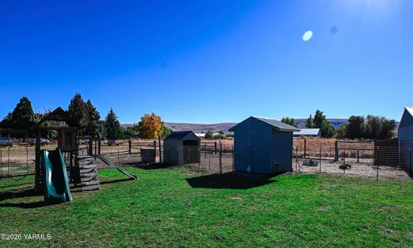 $535,000 | 9621 Meadowbrook Road, Yakima, WA 98903