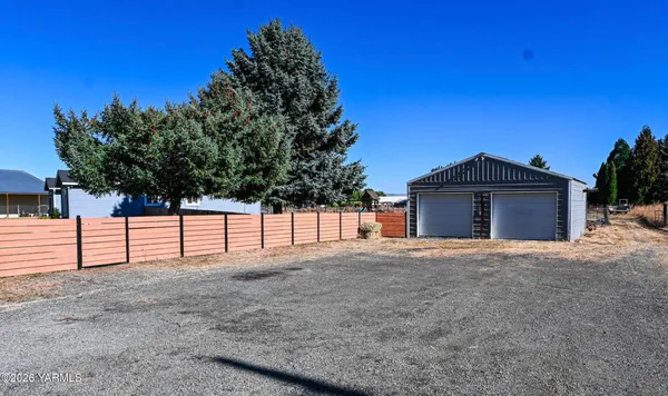 $535,000 | 9621 Meadowbrook Road, Yakima, WA 98903